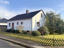 Stra�enansicht geipel.de -VERKAUFT Bungalow mit Keller