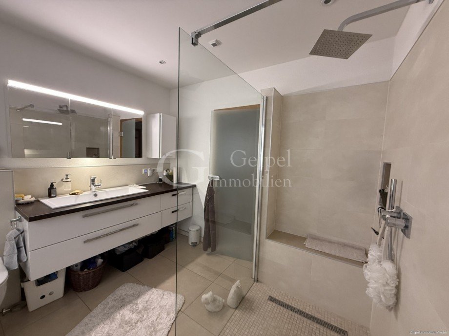 Bad im Erdgeschoss Zweifamilienhaus Alfeld (Leine) / Brunkensen