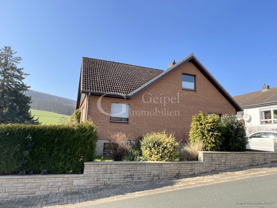 Stra�enansicht Zweifamilienhaus Alfeld (Leine) / Brunkensen