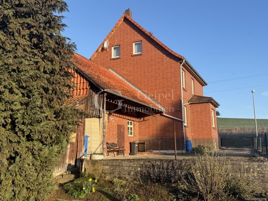 R�ckseite rechts Zweifamilienhaus Alfeld