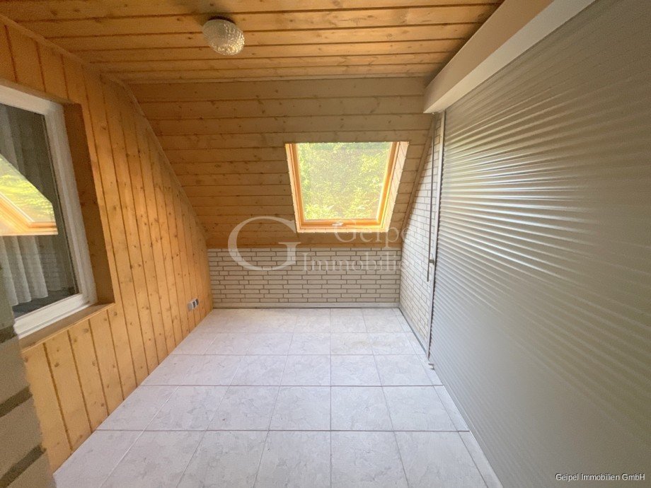 DG - Loggia mit Rollladen Zweifamilienhaus Duingen