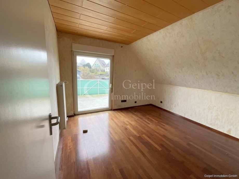 DG - Zimmer mit Balkonzugang Einfamilienhaus Alfeld (Leine) / Limmer