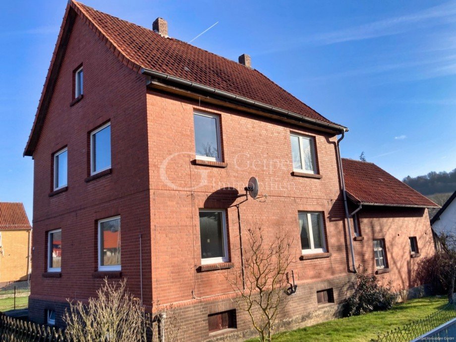 Front rechts Zweifamilienhaus Alfeld