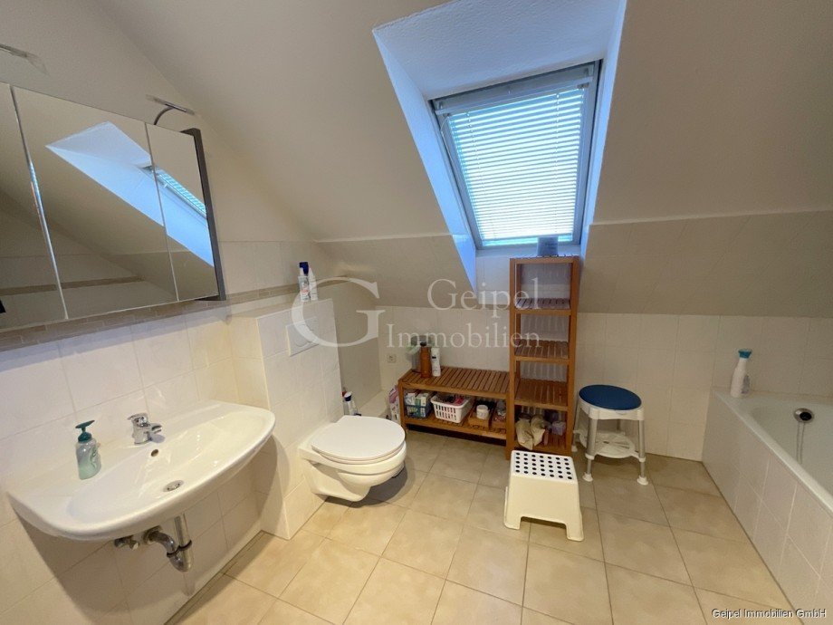 Bad im Dachgeschoss Zweifamilienhaus Alfeld (Leine) / Brunkensen