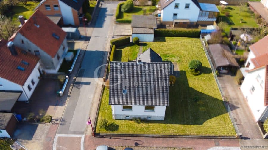 VERKAUFT Einfamilienhaus in Duingen - Front Luftbild
