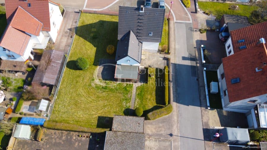 VERKAUFT Einfamilienhaus in Duingen - Garten Luftbild