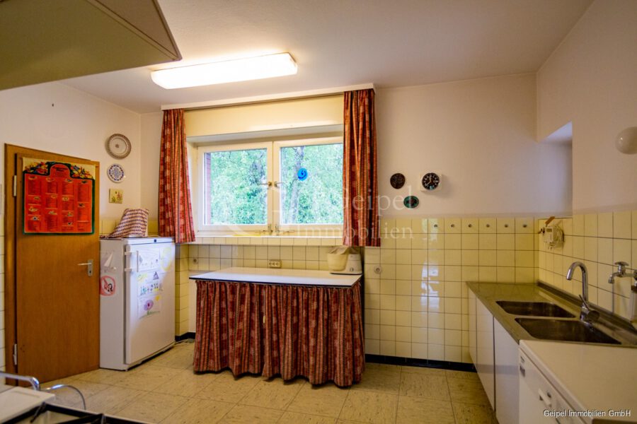 VERKAUFT Einfamilienhaus mit Einliegerwohnung und Fernblick - Küche