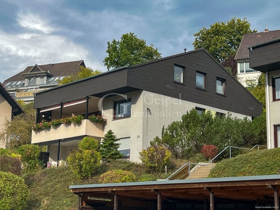 VERKAUFT Dachgeschosswohnung mit super Fernsicht - Ansicht