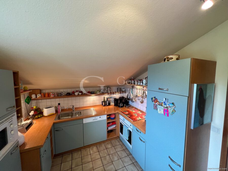 VERKAUFT Dachgeschosswohnung mit super Fernsicht - Küche Foto 2