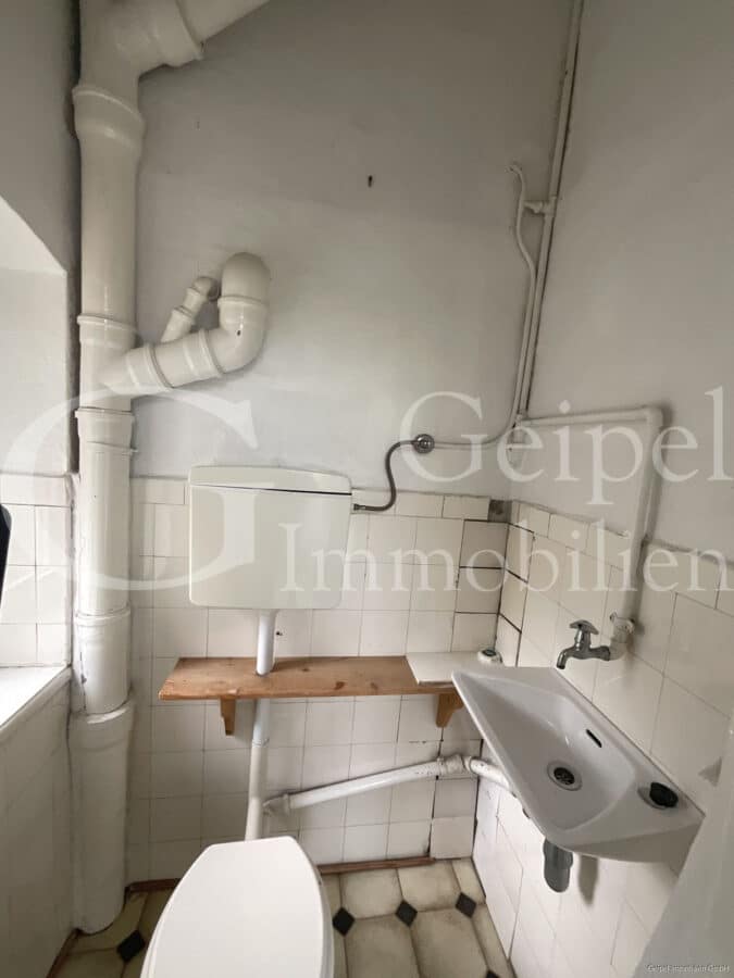 RESERVIERT 3 Familienhaus mit Charme - WC in Treppenhaus